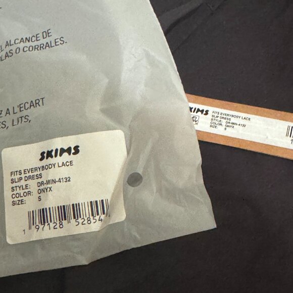 Skims Fits Everybody Lace SLIP DRESS - Picture 3 of 3